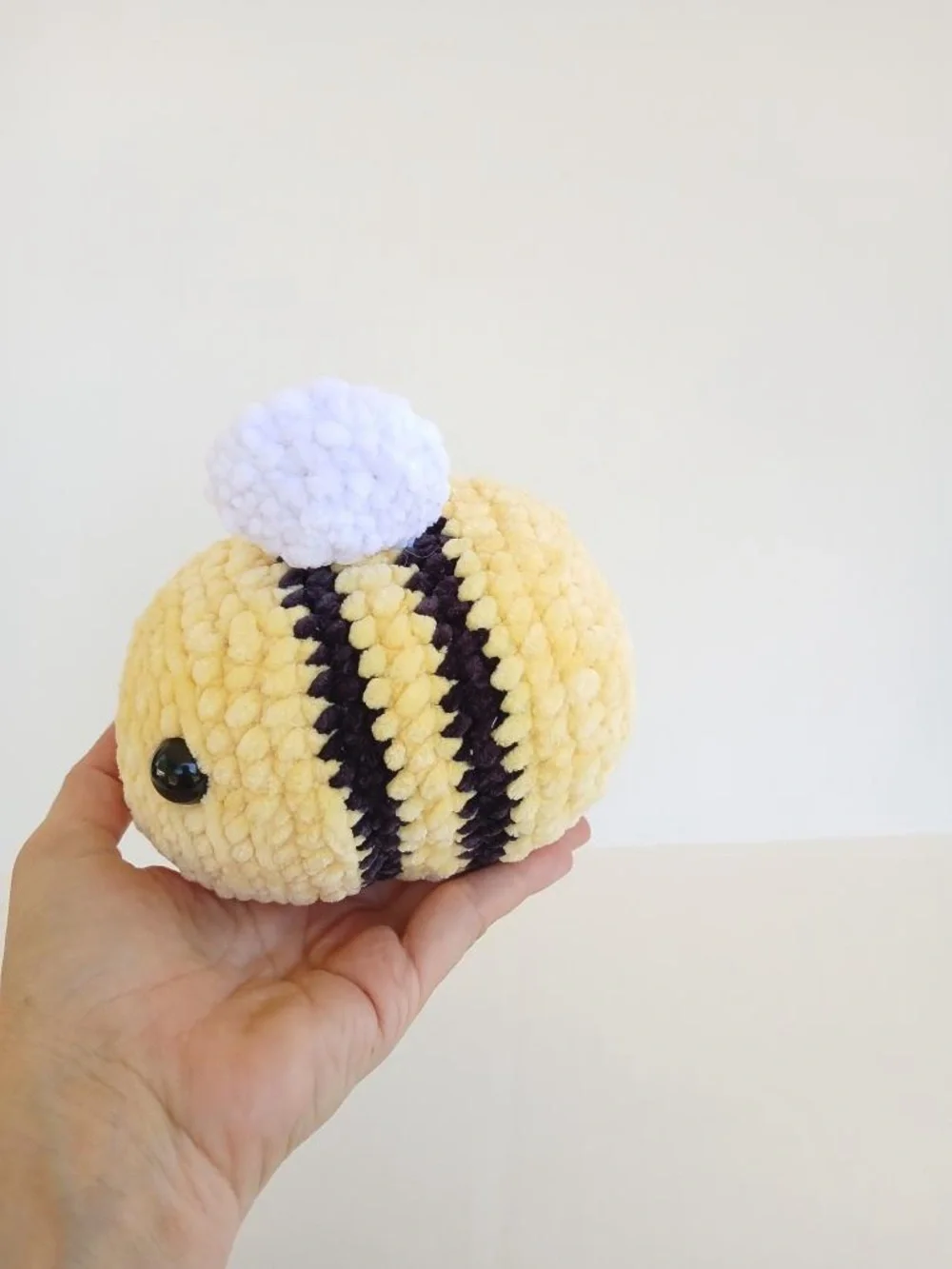 Handmade 5 inch crochet bee plushie - Picture 3 of 9